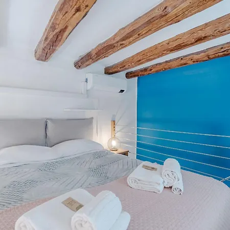 Guesthost - Piazza San Carlo Comfy X4 Διαμέρισμα *