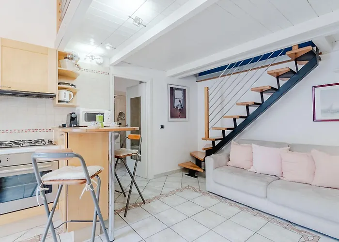 Guesthost - Piazza San Carlo Comfy X4 Apartment *