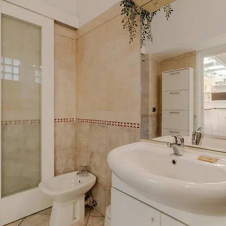 Guesthost - Piazza San Carlo Comfy X4 Апартаменты *